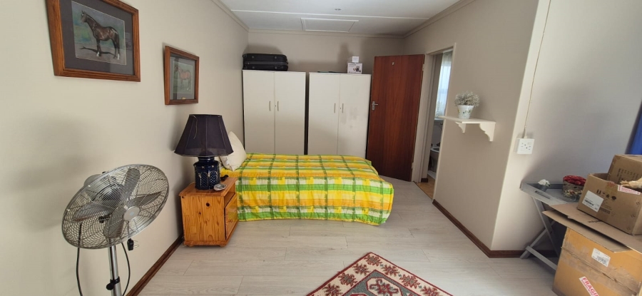 5 Bedroom Property for Sale in Hartenbos Central Western Cape